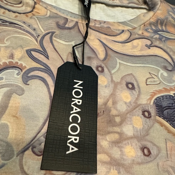 ❤️3/$30 Noracora Long Sleeve Top - Picture 9 of 10